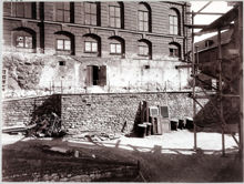 Terrassmur framför nordvästra fasaden av generalstabens hus, Birger Jarls Torg 10