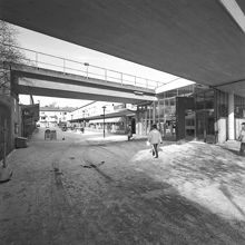 Bandhagens Centrum. T-banestationen