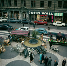 Lilla Hötorget och John Wall, Slöjdgatan 9