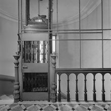 Karlavägen 45. Trapphuset och hissen
