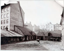 Uthuslängor på gården till Skepparegatan 27