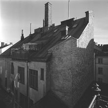 Artillerigatan 34. Gårdsparti