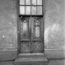 Hantverkargatan 25-27. Kungsholms folkskola, porten från gården