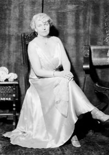 Porträtt av kvinna, Wigert