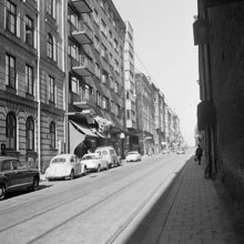 Sibyllegatan 5-7. Vy längs gatan norrut