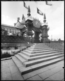 Triumfport på Skeppsbron under Stockholmsutställningen 1897
