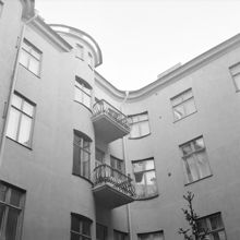 Brahegatan 6, trapphus och balkonger mot gården
