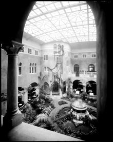 Grand Hôtel Royal, Stallgatan 3. Interiör från Vinterträdgården