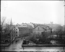 Utsikt över Helgeandsholmen med Gamla Norrbro och Gamla hovstallet