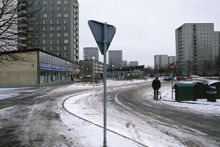 Valla Torg och Sandfjärdsgatan i Årsta