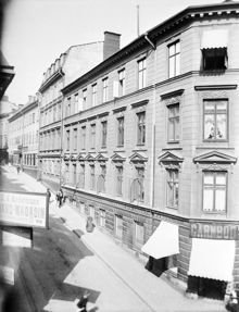 Mäster Samuelsgatan 28 västerut från Regeringsgatan
