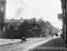 Bondegatan västerut med nr. 44 t.v. och nr. 27 t.h