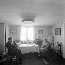 Konstnärer på Söder, utställning 1955. Familjen Henrik Kroghs bostad
