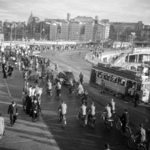 Cyklister vid Slussen från Kornhamnstorg