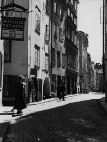 Hörnet av Skeppar Karls gränd och Österlånggatan i riktning söderut.