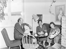 Einar Norelius fyller 50 år, och dricker kaffe med hustrun och dottern May