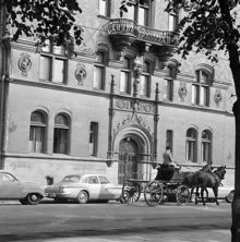 Bünzowska huset, portalen, Strandvägen 31