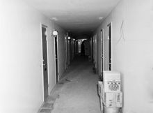 Körsbärsvägen 3-5. Studentbostadsområdet "Domus". Interiör från en korridor