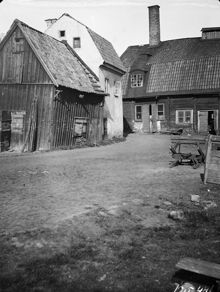 Gårdssidan av Barnängs Tvärgränd 8. Husen låg vid södra delen av nuv. Barnängsgatan, kv. Melonen