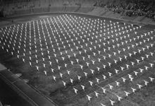 Stadion. Svenska gymnastikförbundet firar 40-års jubileum, med gymnastikuppvisning. På bilden visar 500 män från Svea Livgarde soldatgymnastik