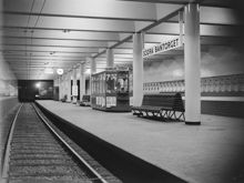 Station Södra Bantorget. Perrong sedd från söder