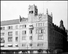 Kvarteret Rosenbad vid Strömgatan 22. T.h. Drottninggatan 1