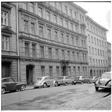 Grev Turegatan, nr 76 i mitten