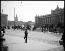 Norrbro söderut med Riksdagshuset till höger