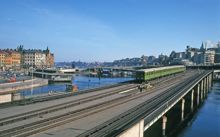 Tunneltåg på Söderströmsbron mellan Slussen och Gamla stan