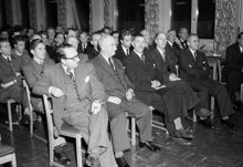 Fredhälls folkskolas (Fredhällsskolan) aula. Deltagare i Småskollärarinneförbundets kurs