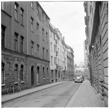 Kaptensgatan, västerut. Nr. 6 närmast