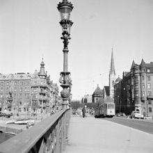 Vy över Narvavägen norrut från Djurgårdsbron