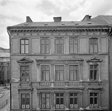 Norra Smedjegatan 34 vid hörnet mot Hamngatan (t.v.). Här ligger Gallerian idag