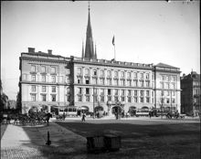 Hotell Continental, Vasagatan 22. I fonden Klara kyrka