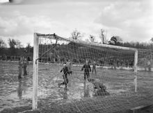 Skytteholm. Fotbollspremiären. AIK-Hagalund
