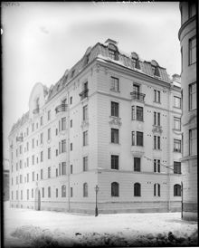 Östermalmsgatan 11, kv Rapphönan. Nuvarande Östermalmsgatan 84, kv Orren.