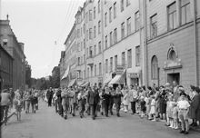 Maria Skolgata västerut. Parad vid årsavslutningen i Maria folkskola