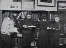 Interiör Stockholms barn- och ungdomsbibliotek 1915