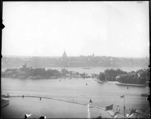 Utsikt från minareterna på Stockholmsutställningen mot Kastellholmen och Skeppsholmen med Södermalm i bakgrunden