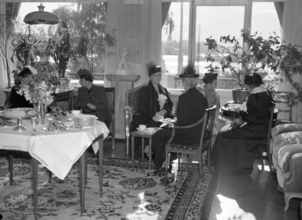 Människor samtalar